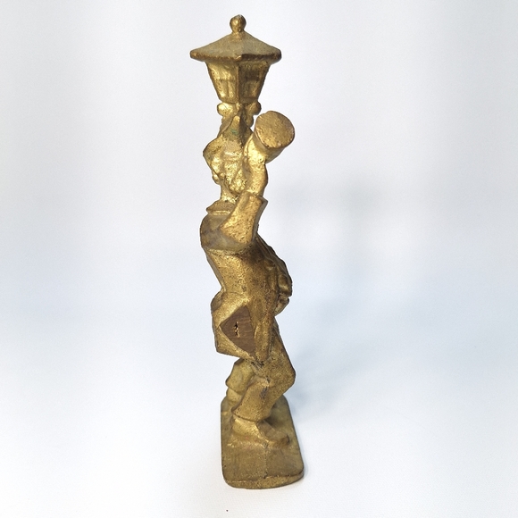Solid Brass Statuette of Drunk Man Leaning on a Lamppost - Picture 5 of 9